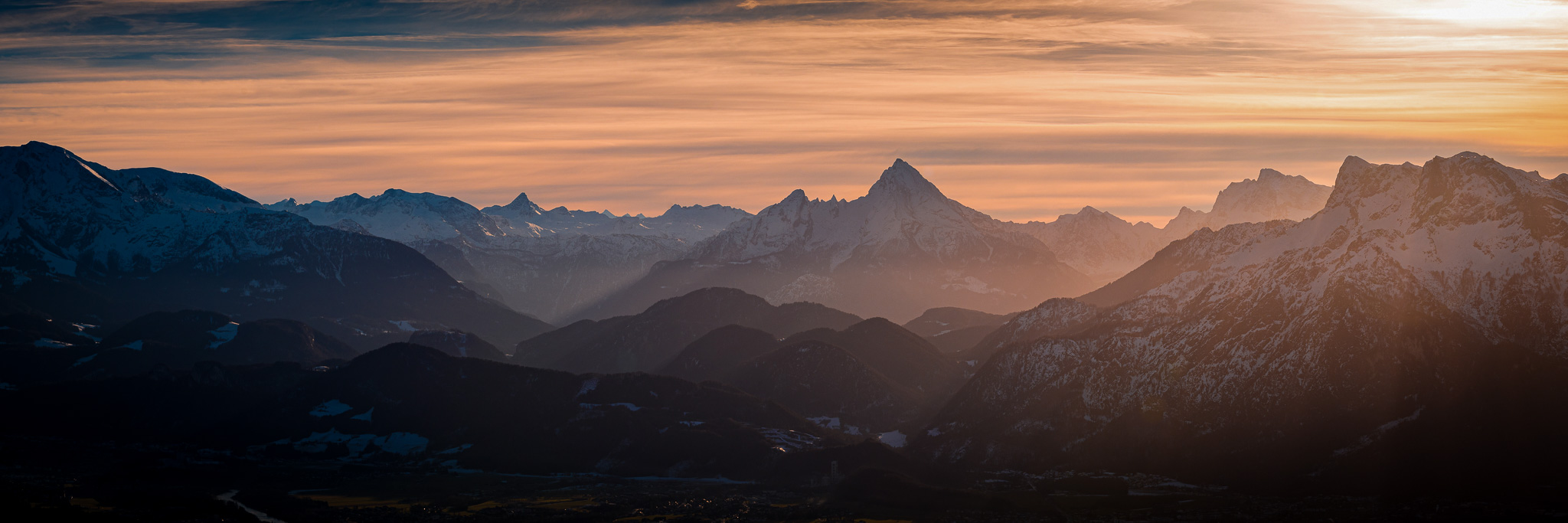 Panorama vom Watzmann in Berchtesgaden beim Sonnenuntergang